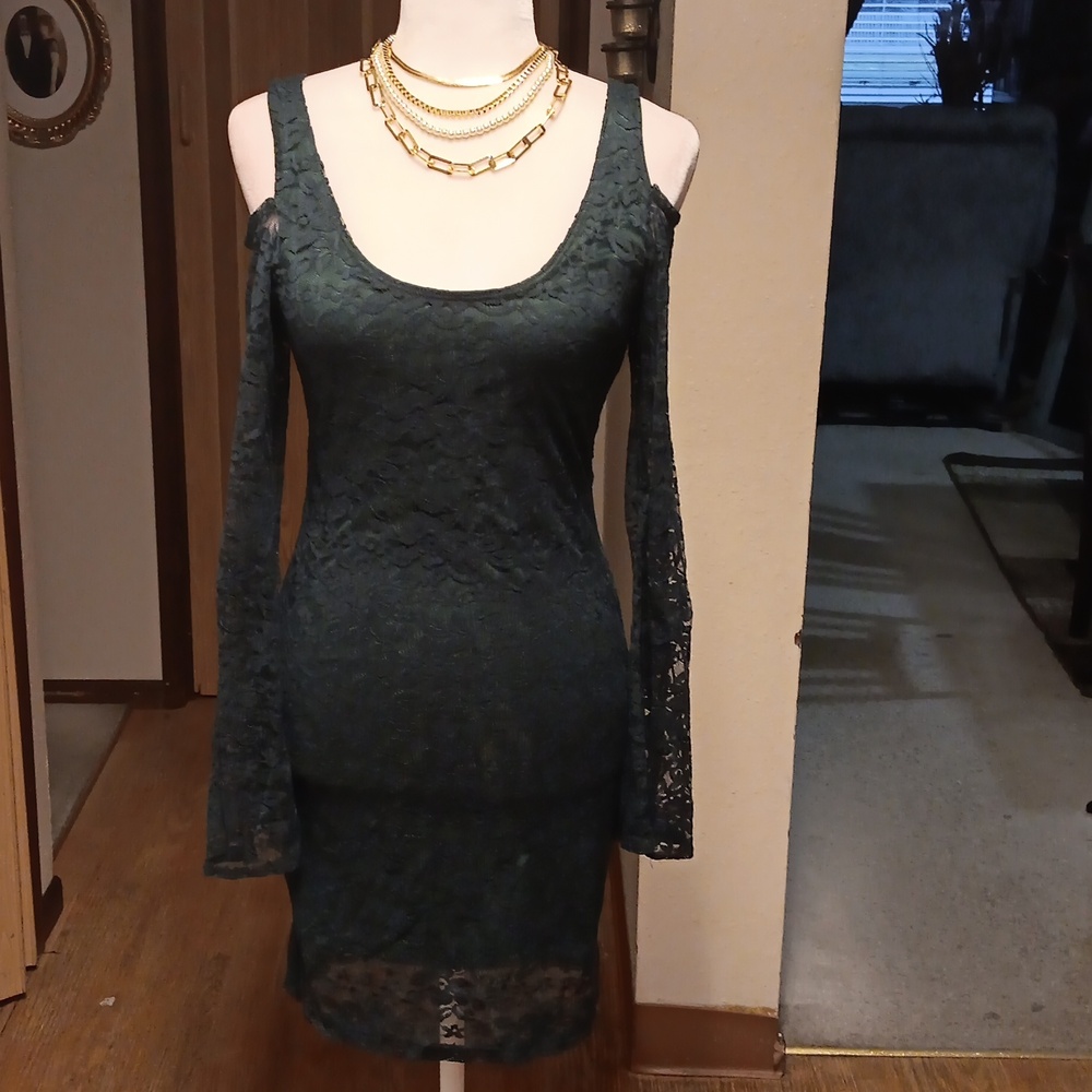 SABORA DARK GREEN LACE FLORAL COLD SHOULDER DRESS